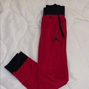 (4 for $20) Boys Jordan joggers. Good condition